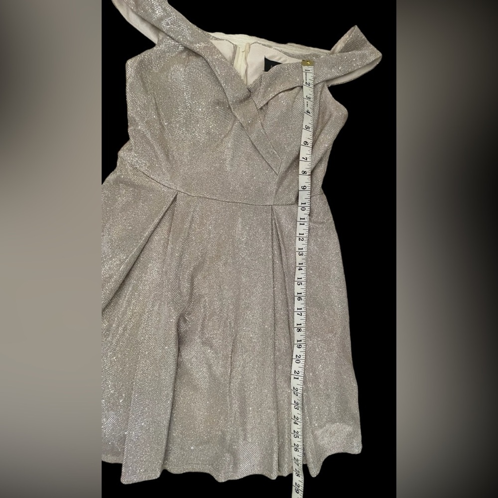 B. Smart Dress - Picture 6 of 9